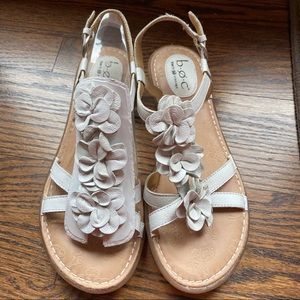 BOC Born Concept White Sandals